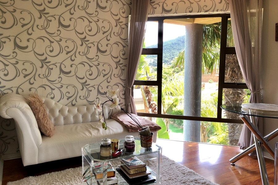 7 Bedroom Property for Sale in Plattekloof Western Cape